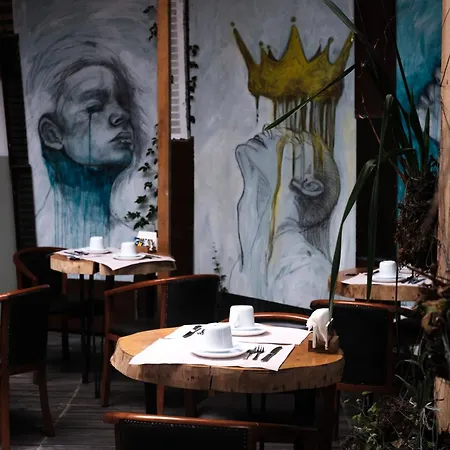 Feel At Bed & Breakfast 3*