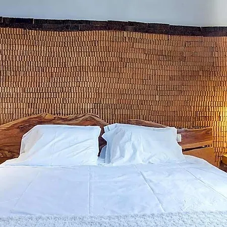 Feel At Bed & Breakfast 3*