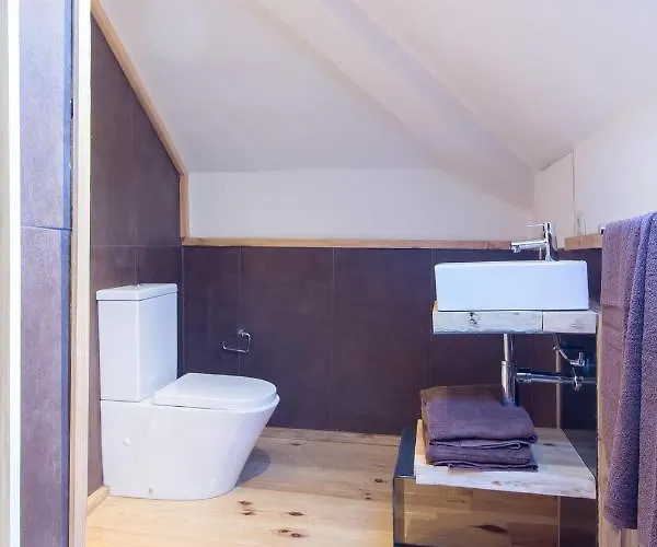 Feel At לינה וארוחת בוקר אובאר