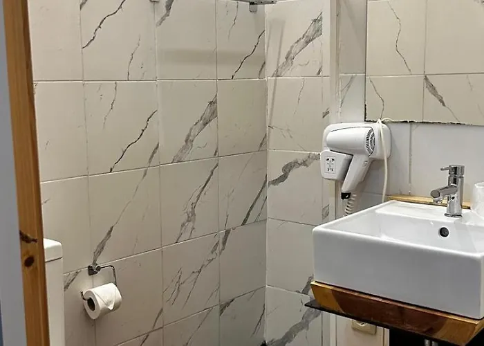 Feel At לינה וארוחת בוקר אובאר