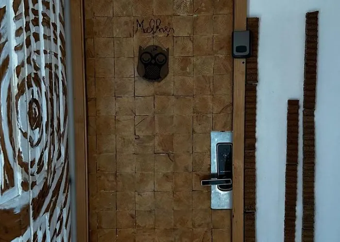 Feel At לינה וארוחת בוקר 3*